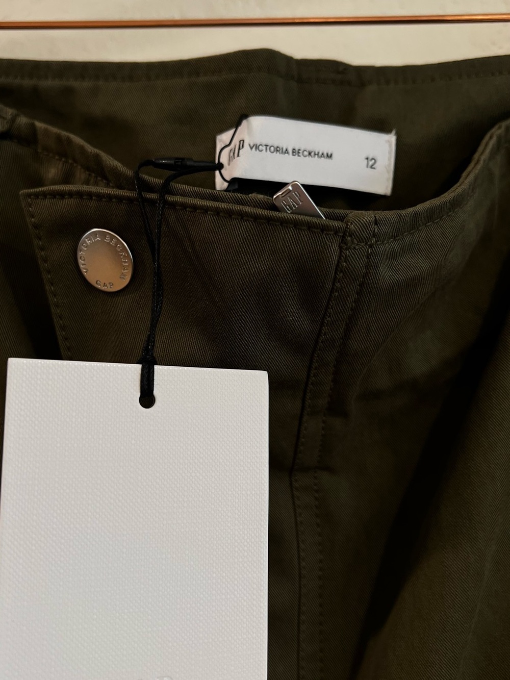 🔥 NWT GAP x Victoria Beckham High Rise Cargo Pants - size 12 - Picture 7 of 8